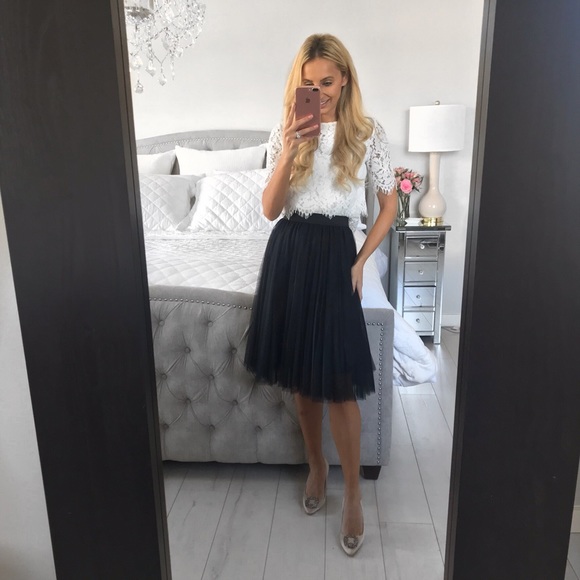 LAST ONE!!! Black Tulle Skirt With Elastic Band - Picture 6 of 8